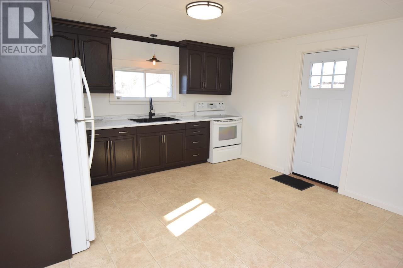 23 Main St, Iron Bridge, ON - Indoor Photo Showing Kitchen