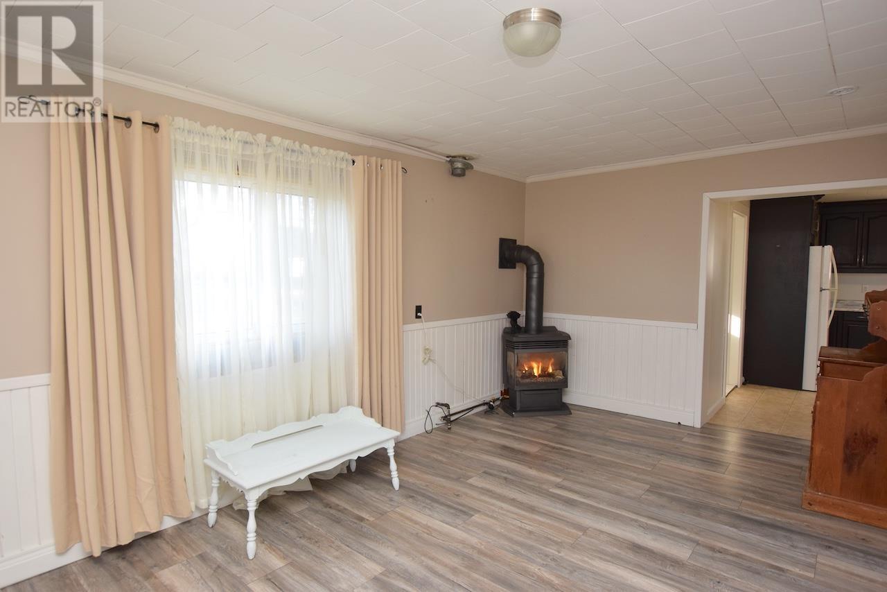 23 Main St, Iron Bridge, ON - Indoor With Fireplace