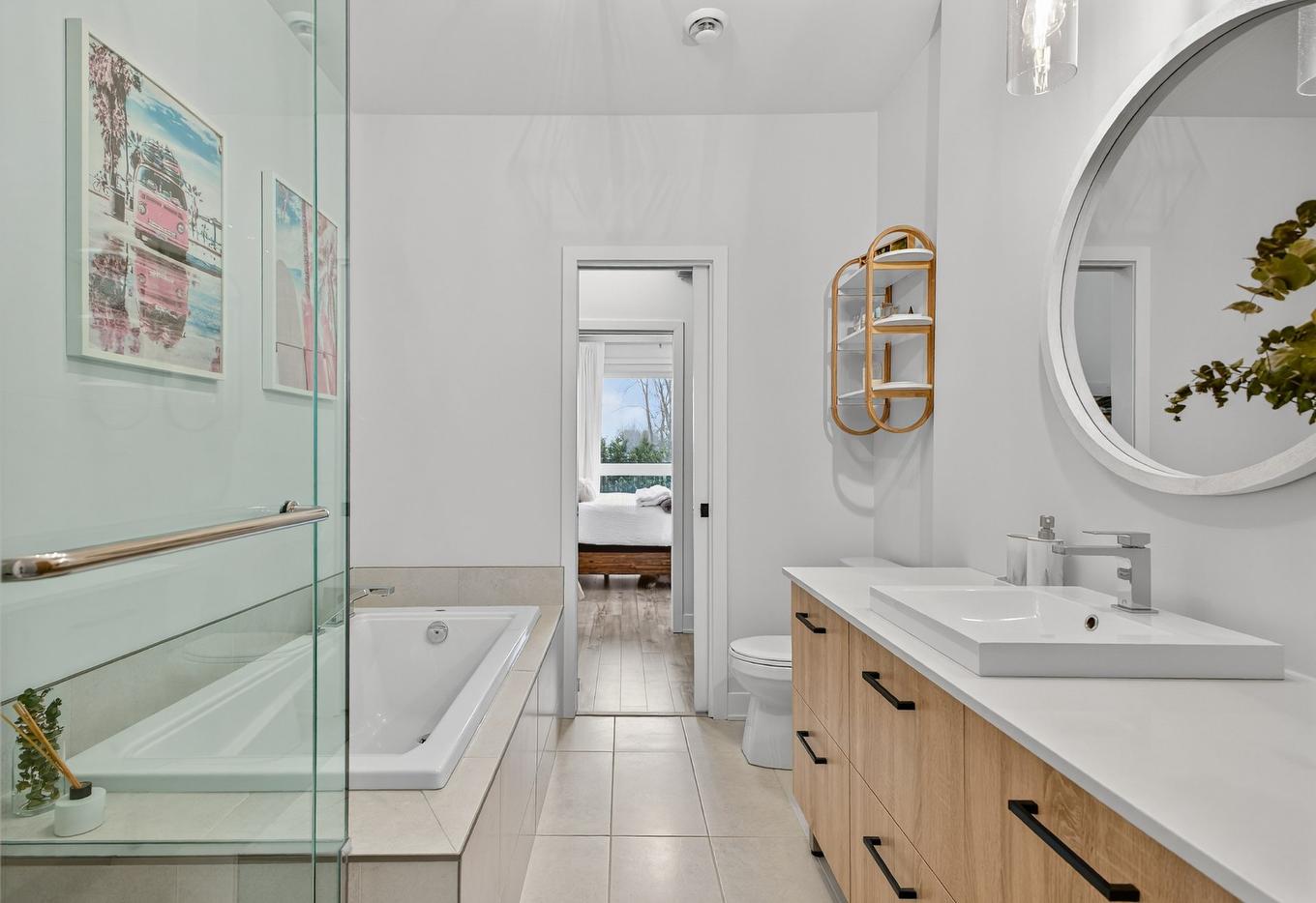 Ensuite bathroom - 102-3660 Rue Roland-Marquette, Longueuil (Saint-Hubert), QC - Indoor Photo Showing Bathroom