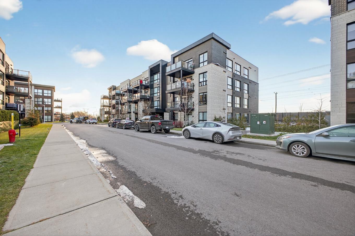 Frontage - 102-3660 Rue Roland-Marquette, Longueuil (Saint-Hubert), QC - Outdoor
