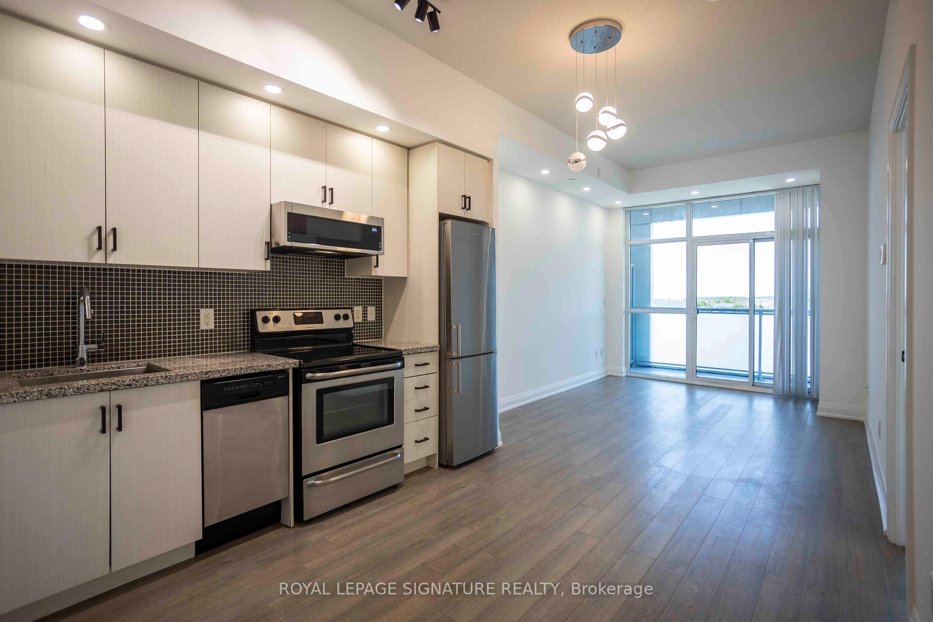 613-8763 Bayview Avenue, Richmond Hill, ON - Indoor Photo Showing Kitchen With Stainless Steel Kitchen With Upgraded Kitchen