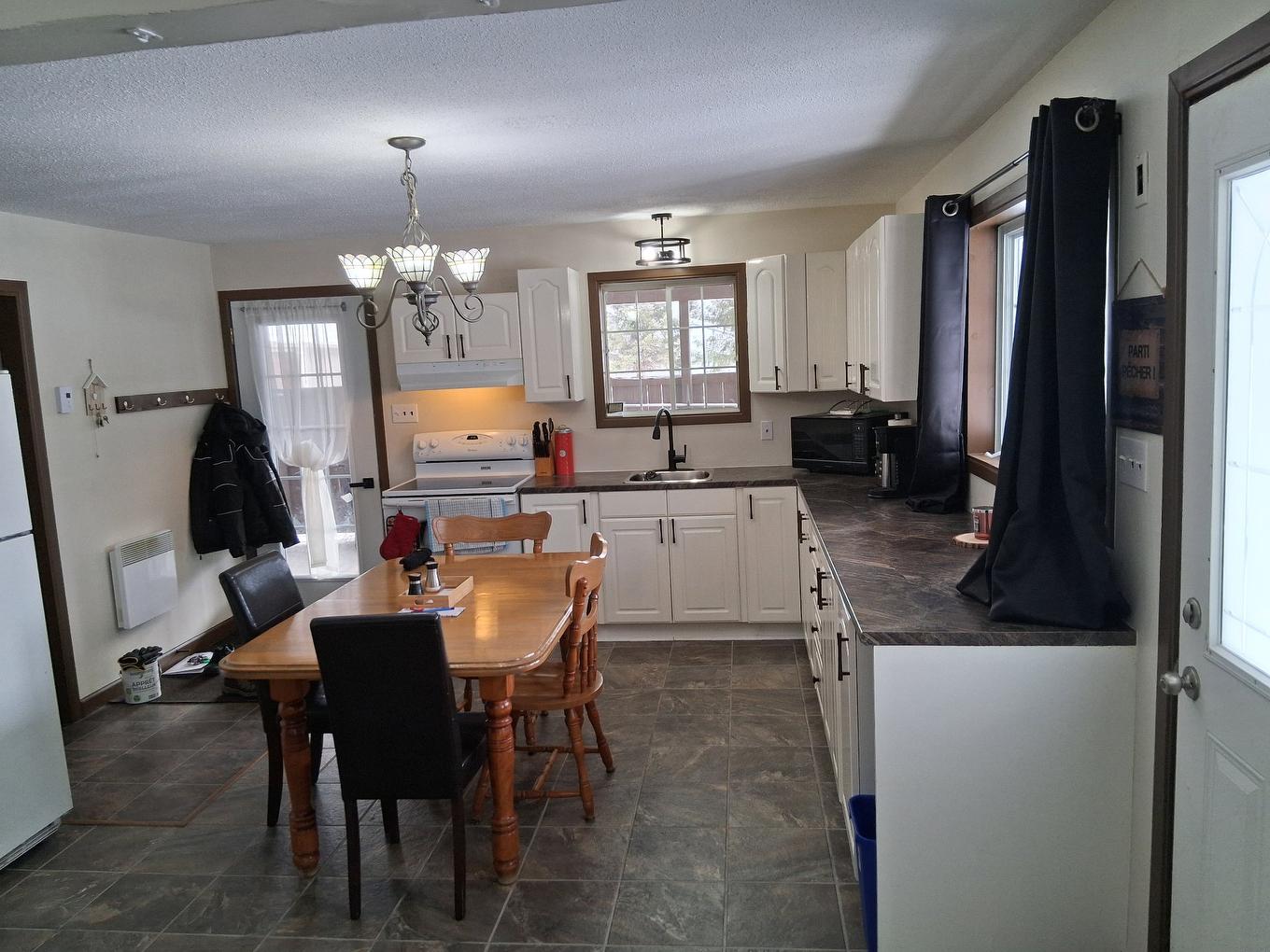 Kitchen - 258 Route 105, Messines, QC - Indoor