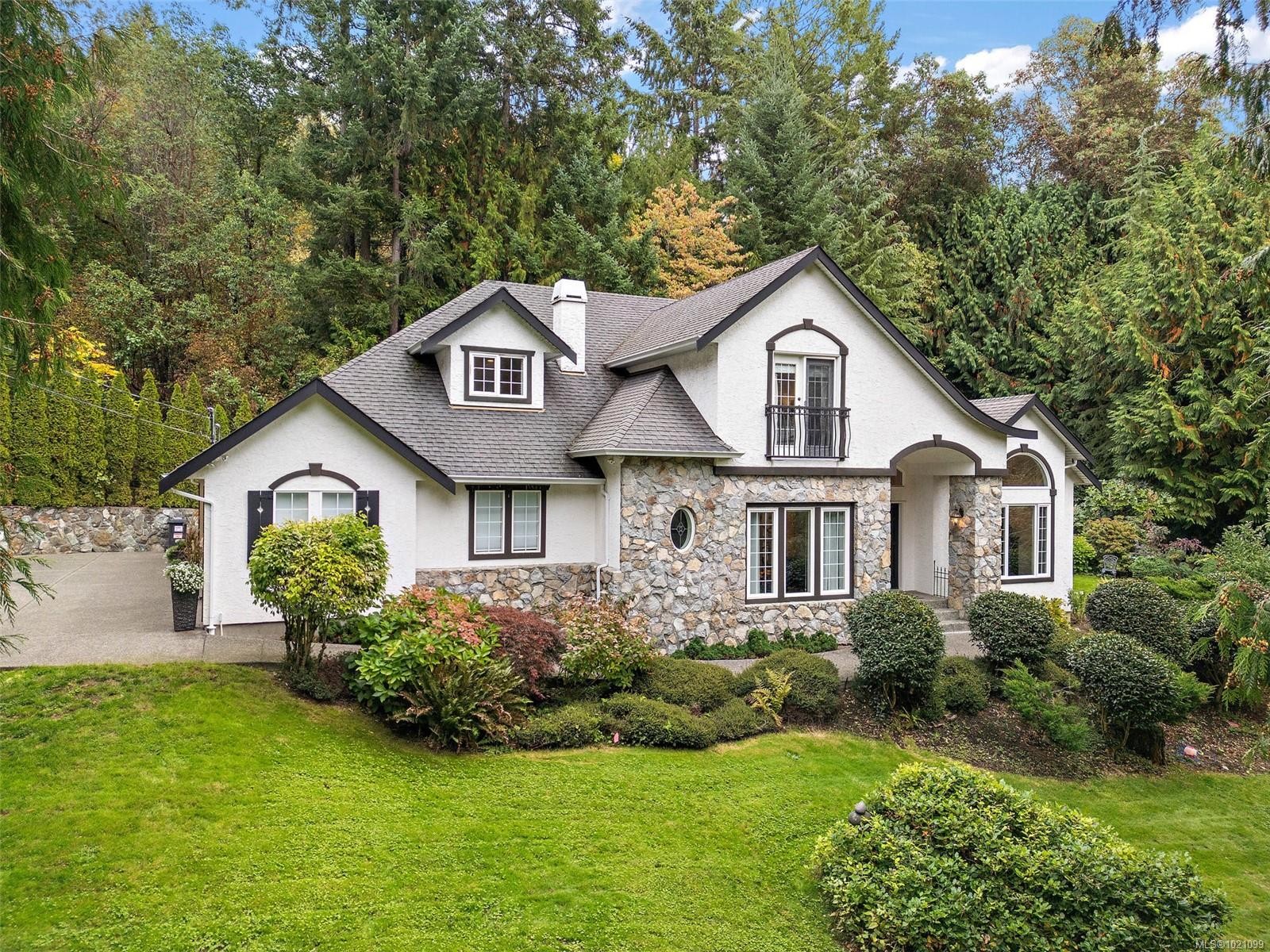 11327 Nitinat Rd, North Saanich, BC