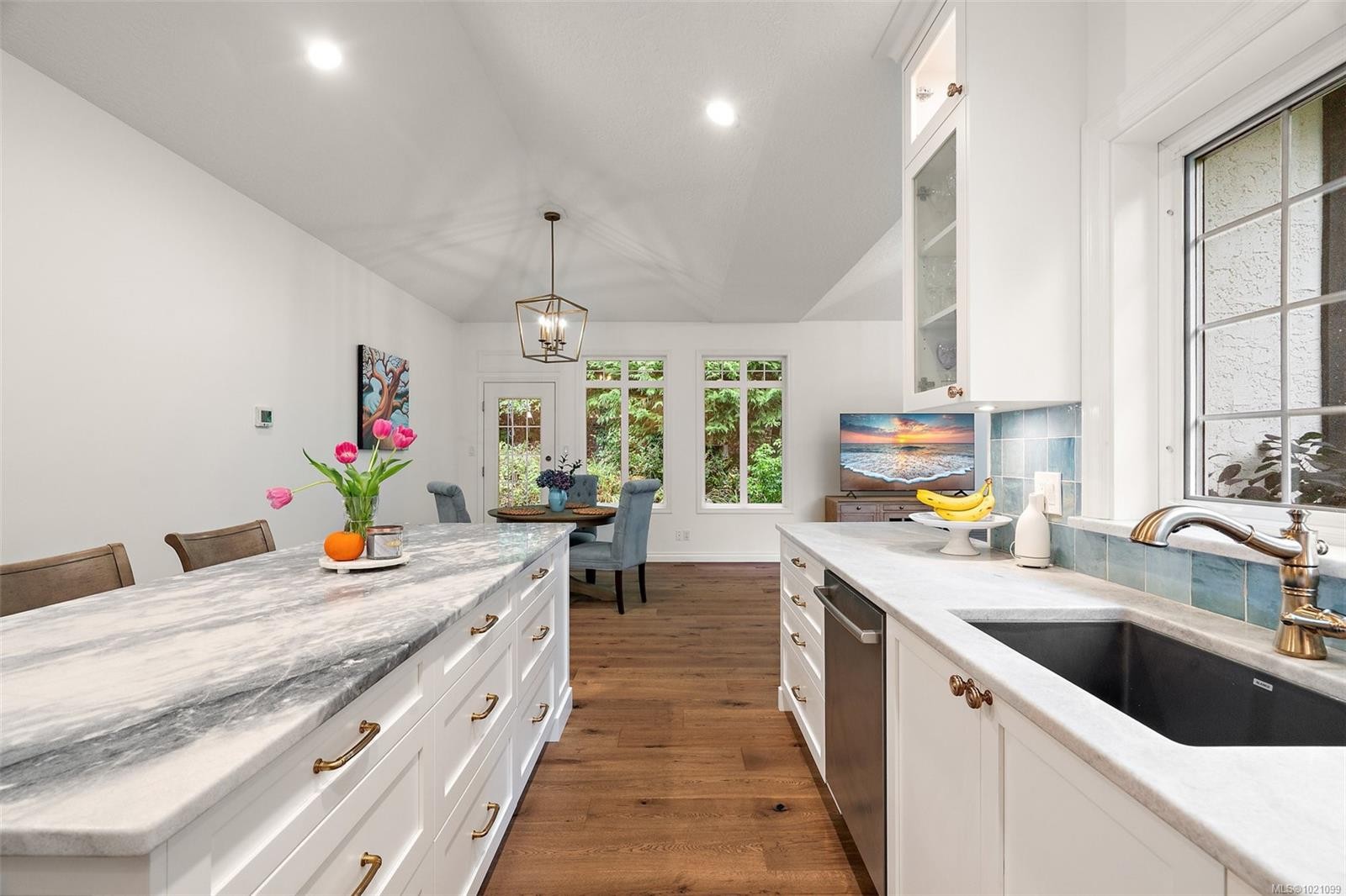 11327 Nitinat Rd, North Saanich, BC