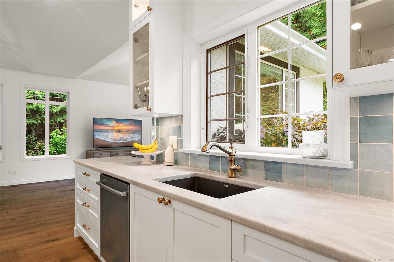 11327 Nitinat Rd, North Saanich, BC