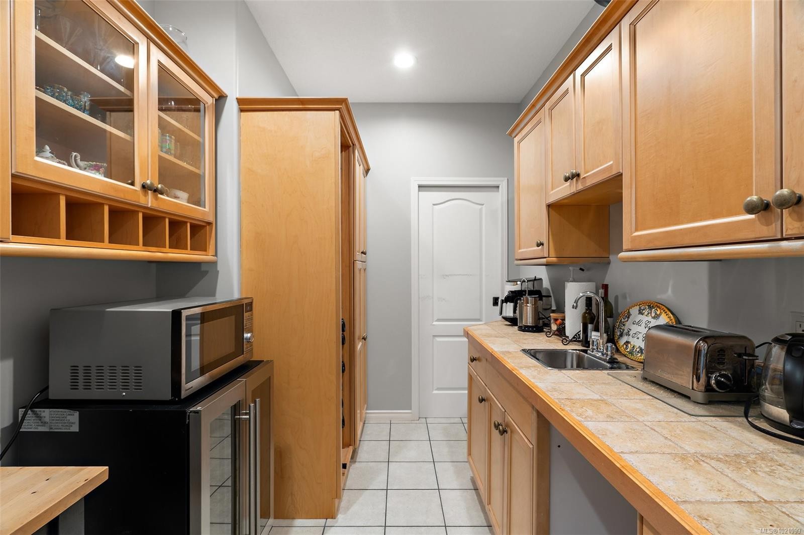 11327 Nitinat Rd, North Saanich, BC