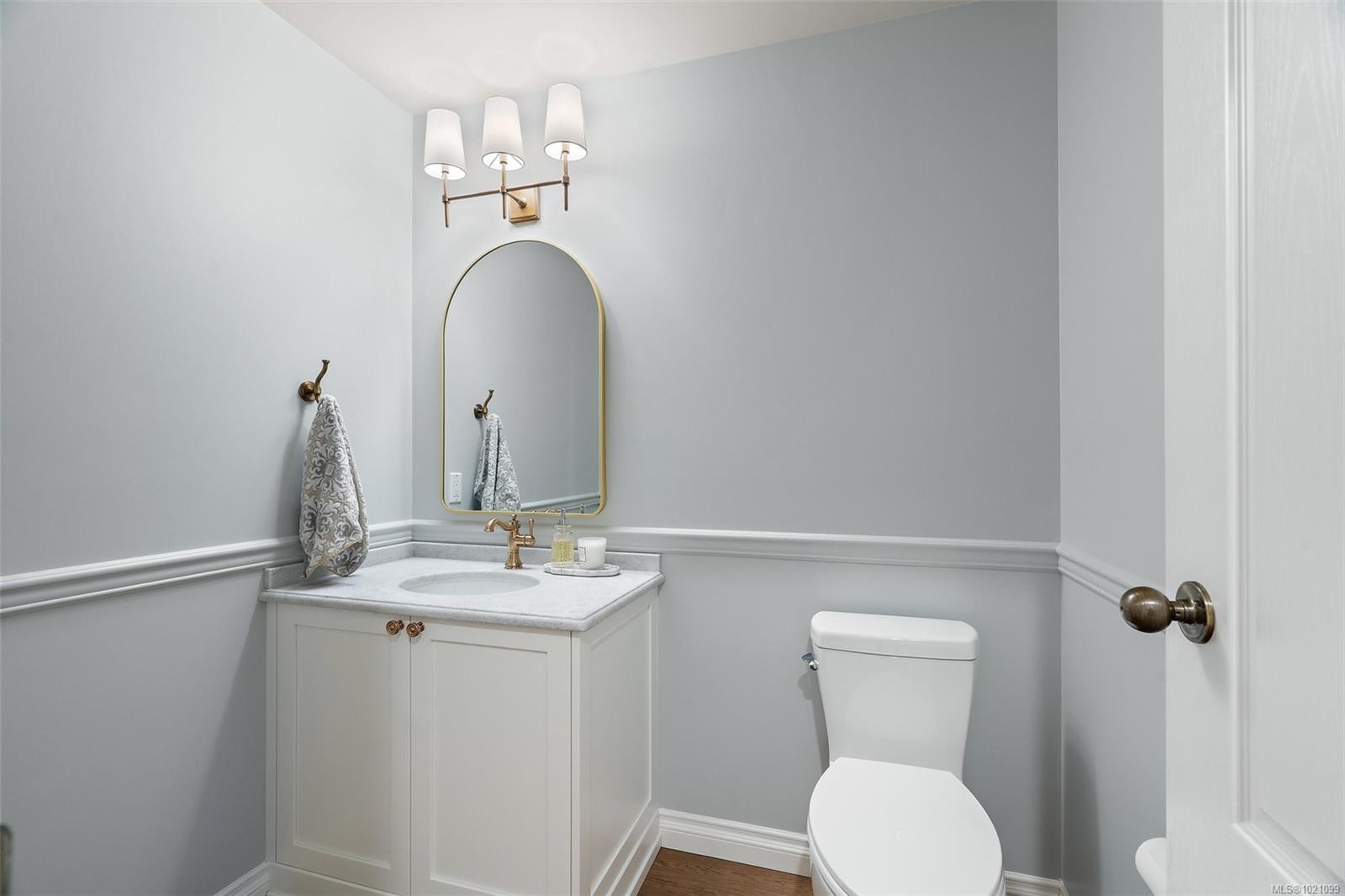 11327 Nitinat Rd, North Saanich, BC