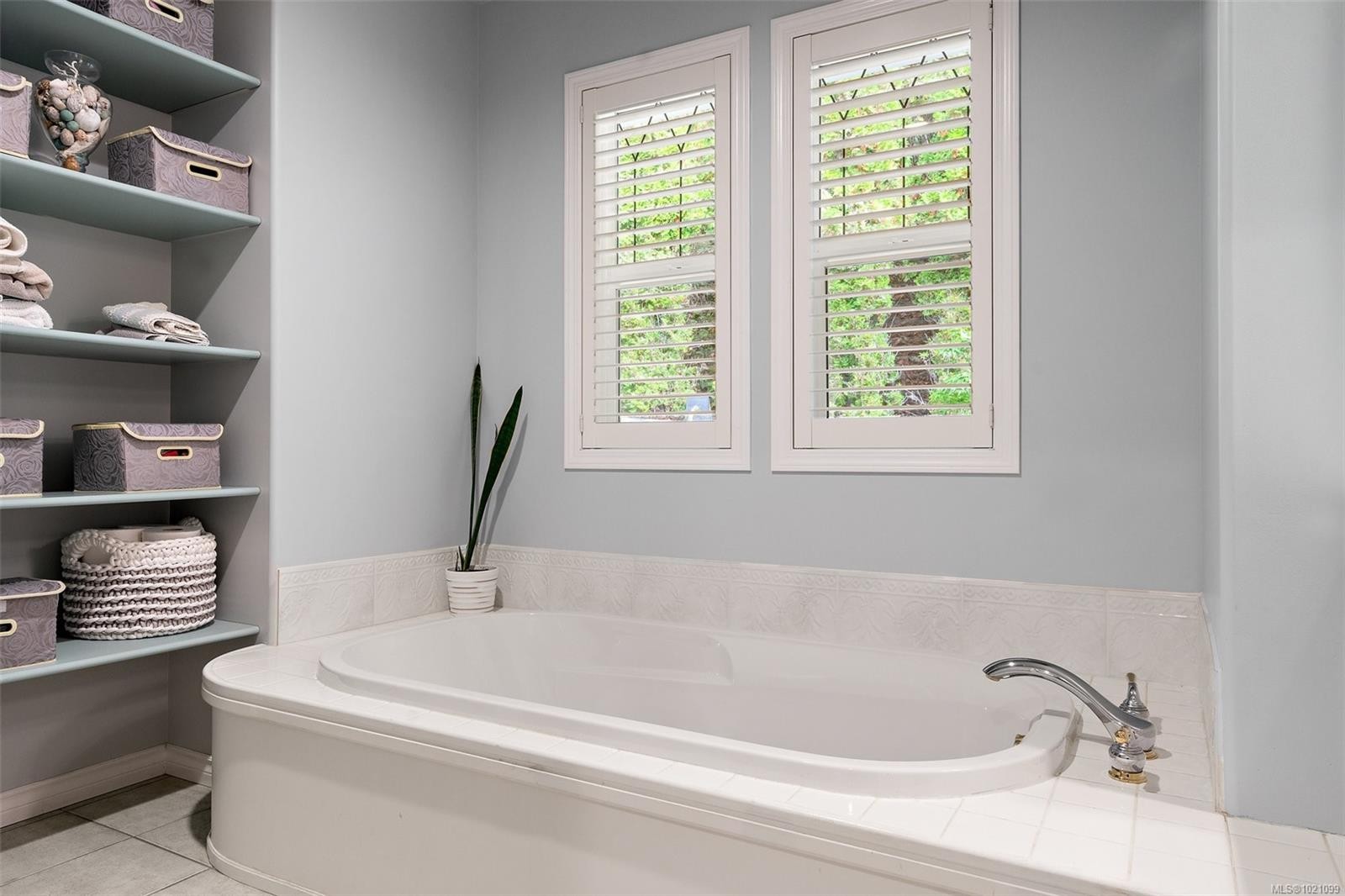 11327 Nitinat Rd, North Saanich, BC