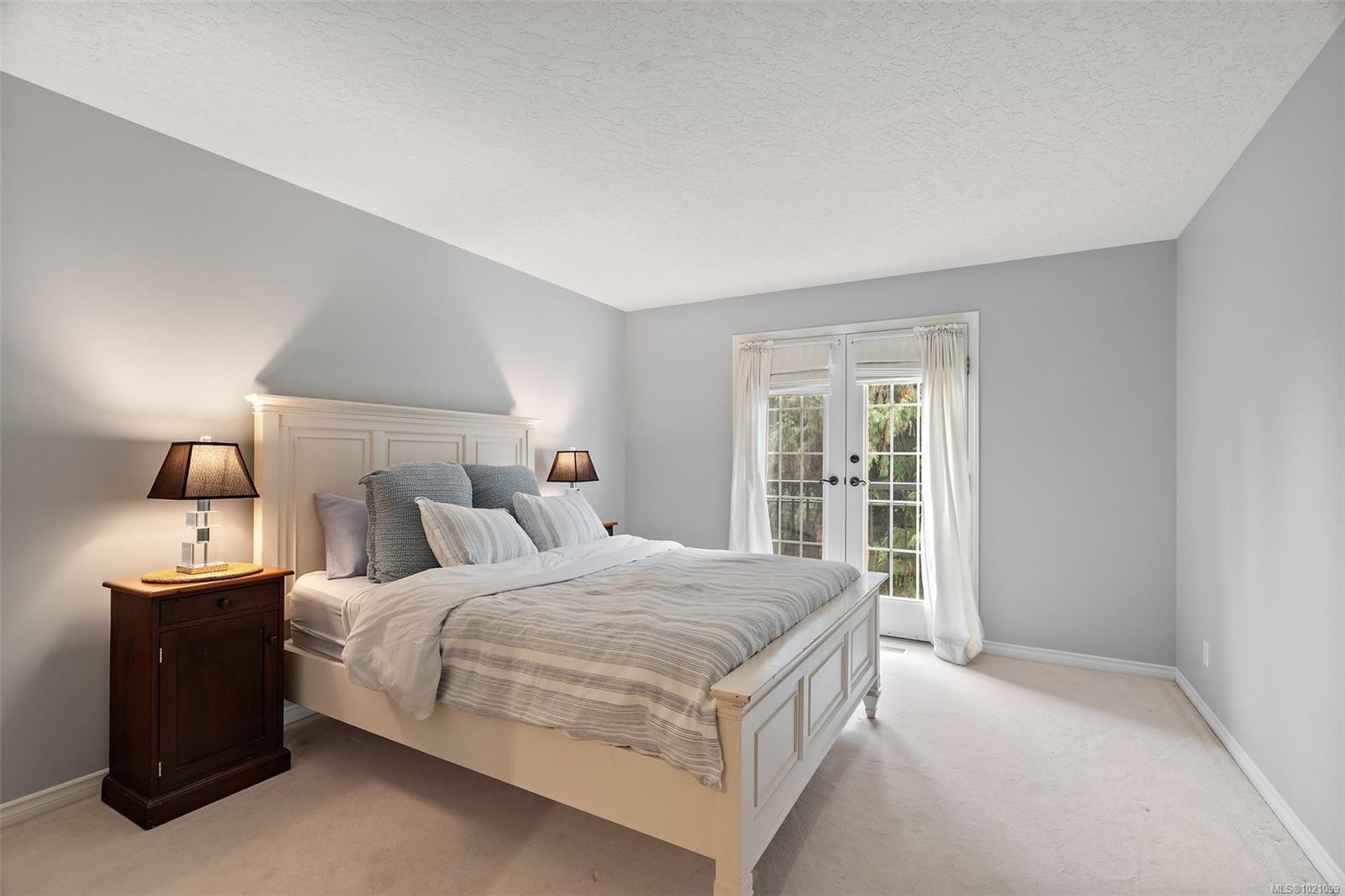 11327 Nitinat Rd, North Saanich, BC