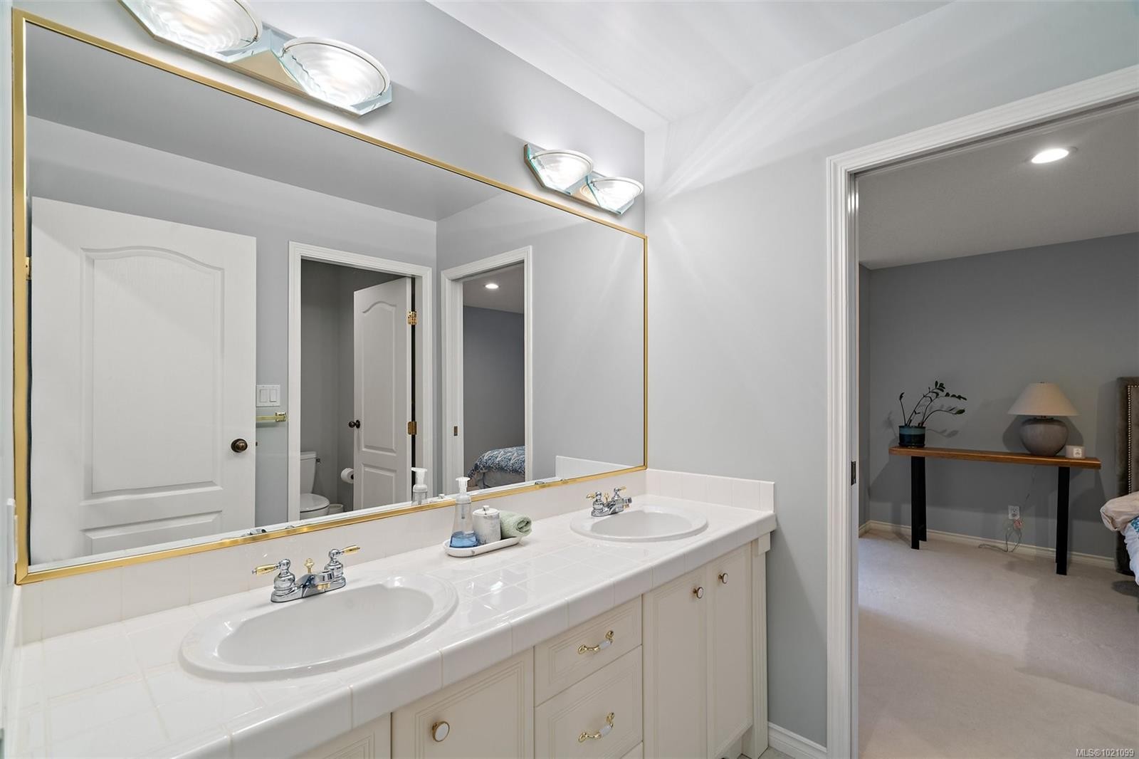 11327 Nitinat Rd, North Saanich, BC