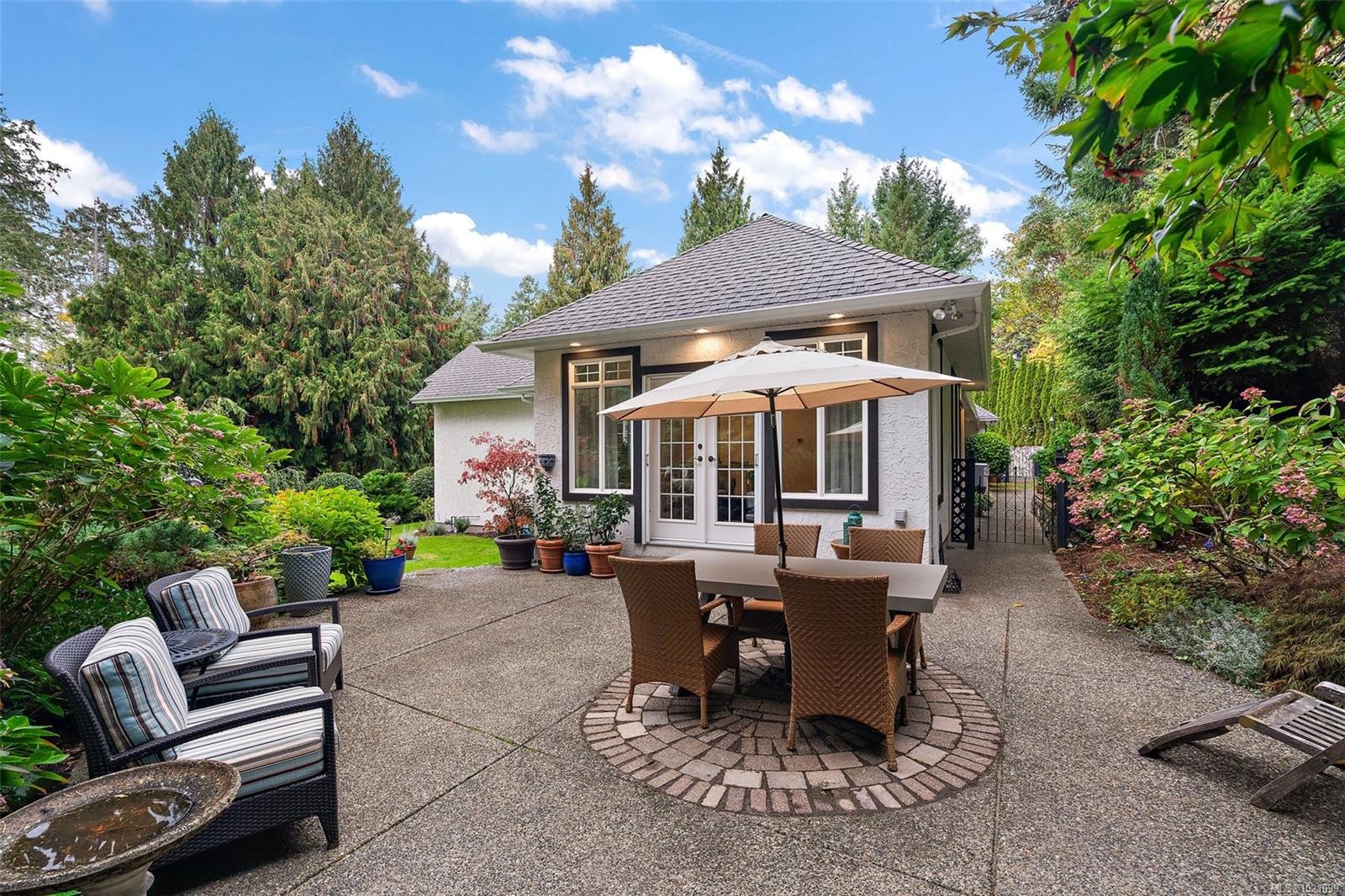 11327 Nitinat Rd, North Saanich, BC