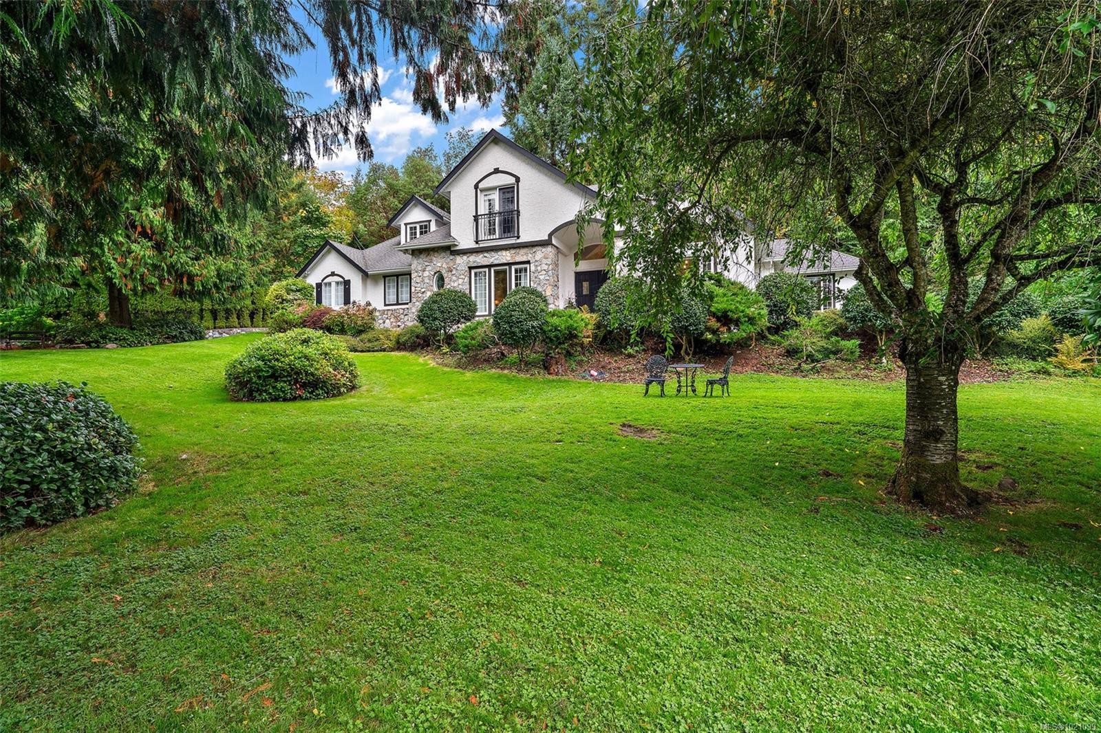 11327 Nitinat Rd, North Saanich, BC