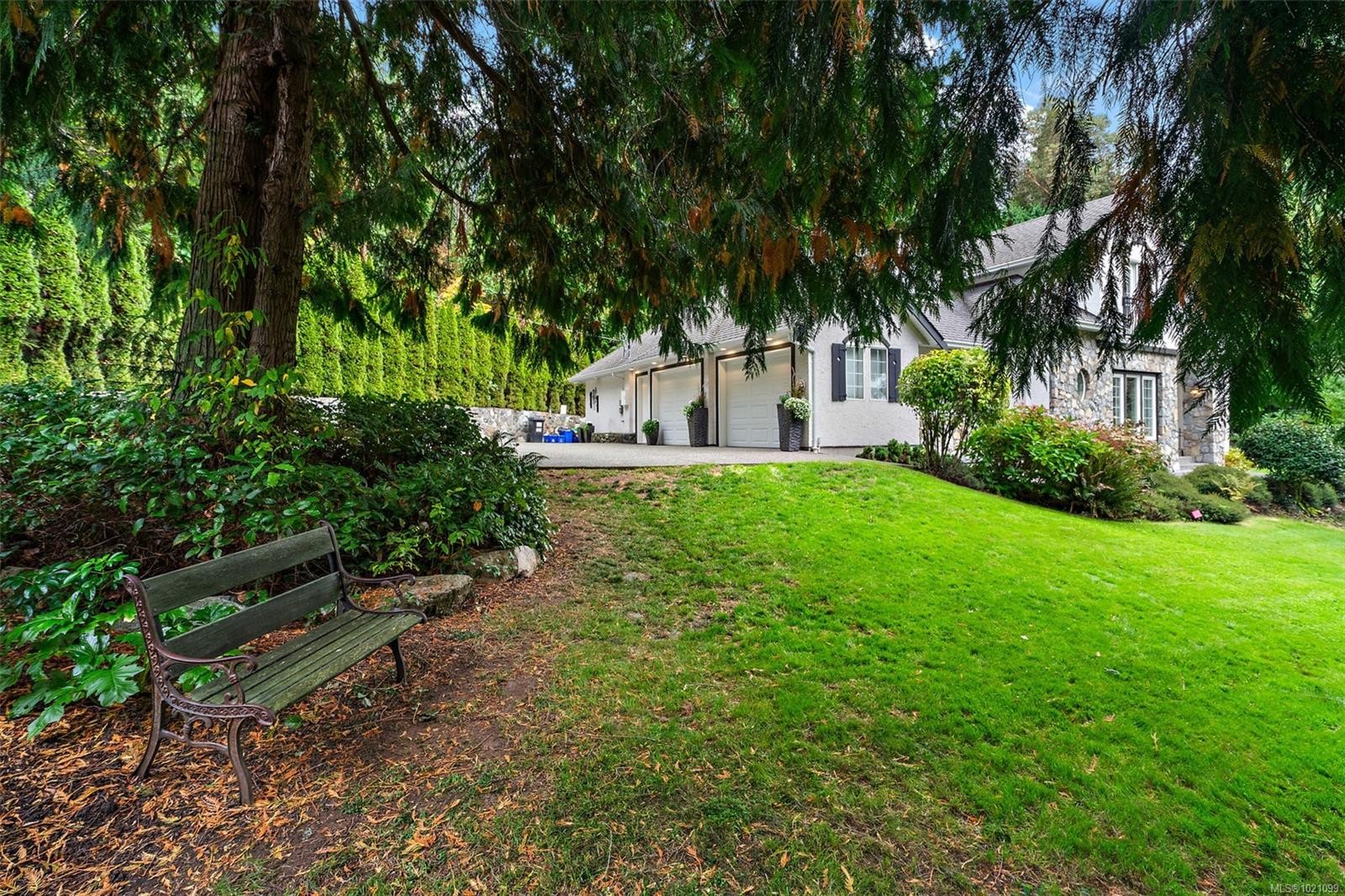 11327 Nitinat Rd, North Saanich, BC