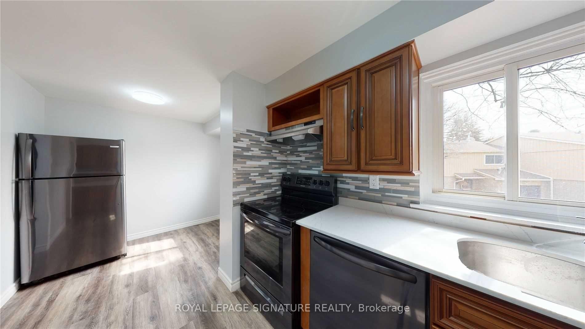 43-51 Paulander Drive, Kitchener, ON - Indoor Photo Showing Kitchen