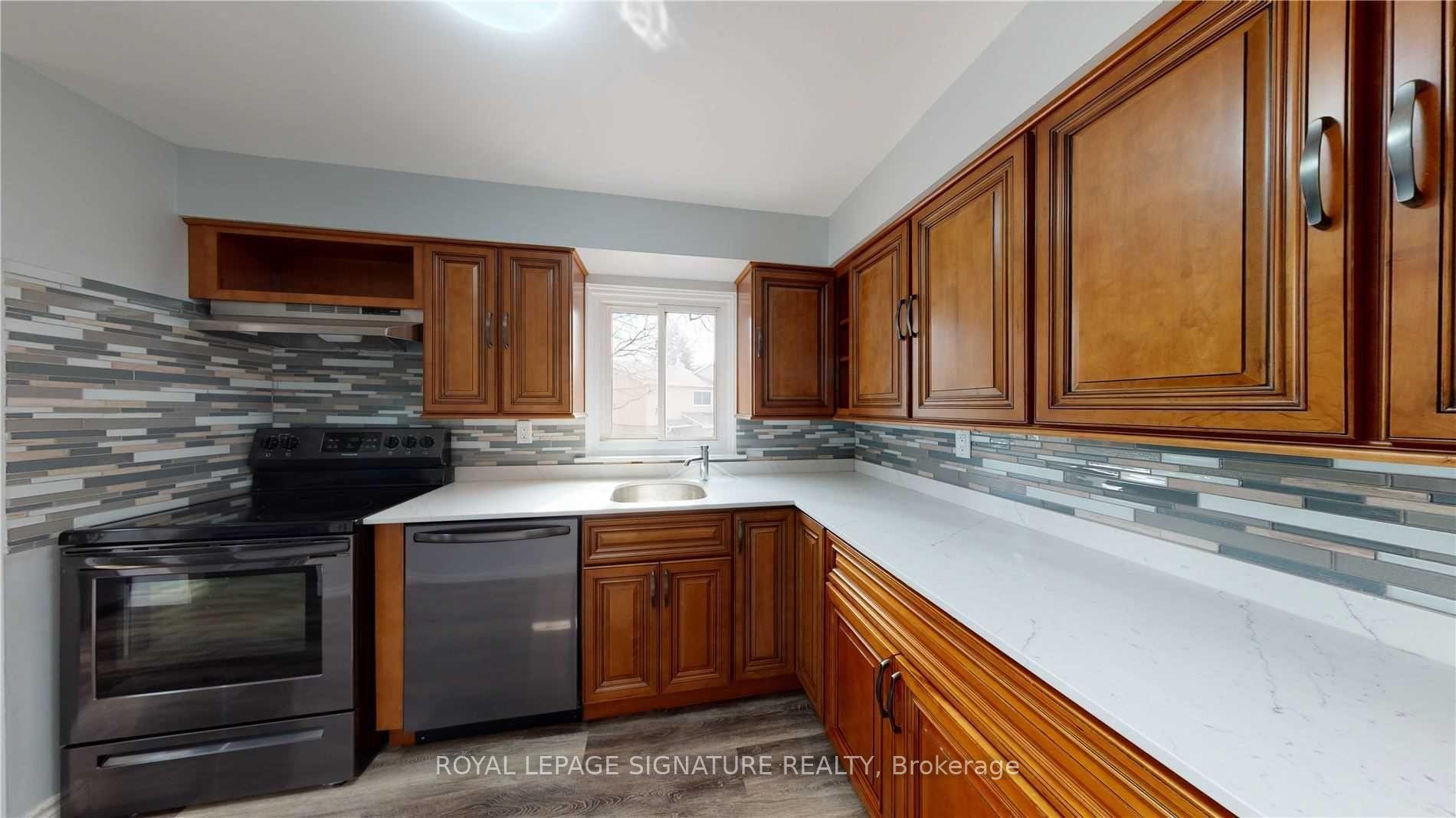 43-51 Paulander Drive, Kitchener, ON - Indoor Photo Showing Kitchen