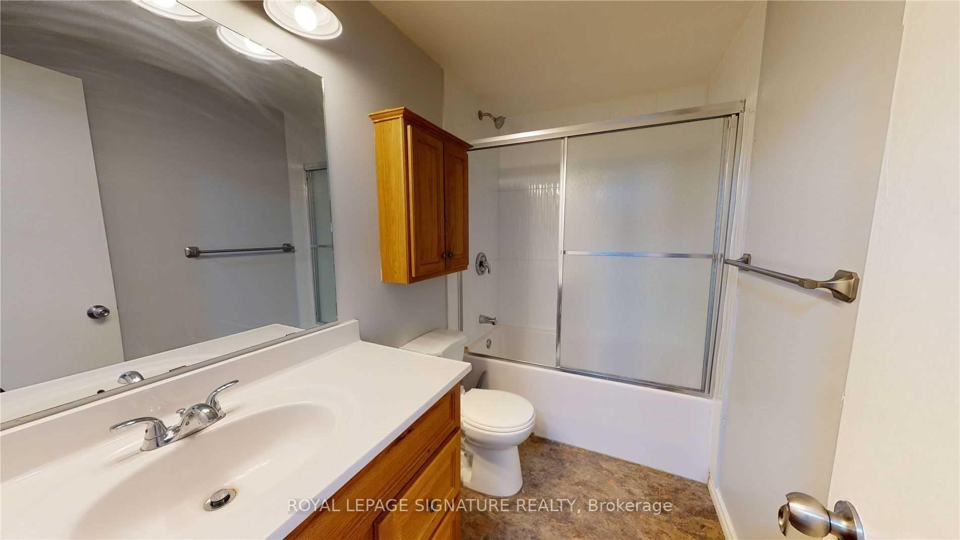 43-51 Paulander Drive, Kitchener, ON - Indoor Photo Showing Bathroom