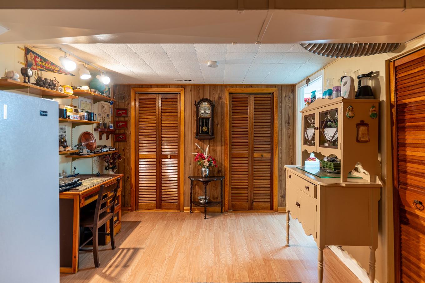 Office - 2559 Rue Joliette, Longueuil (Le Vieux-Longueuil), QC - Indoor Photo Showing Other Room