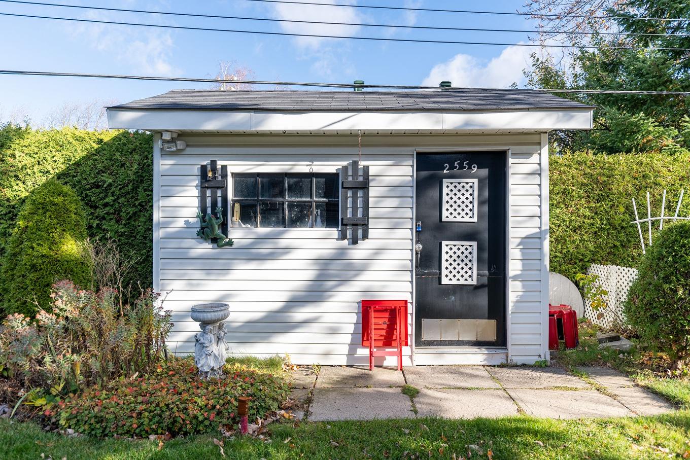 Shed - 2559 Rue Joliette, Longueuil (Le Vieux-Longueuil), QC - Outdoor