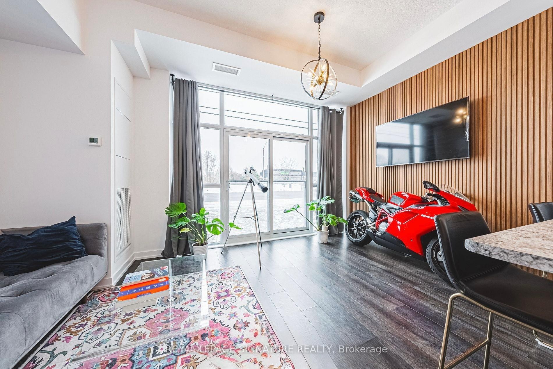 102-470 Dundas Street E, Hamilton, ON - Indoor