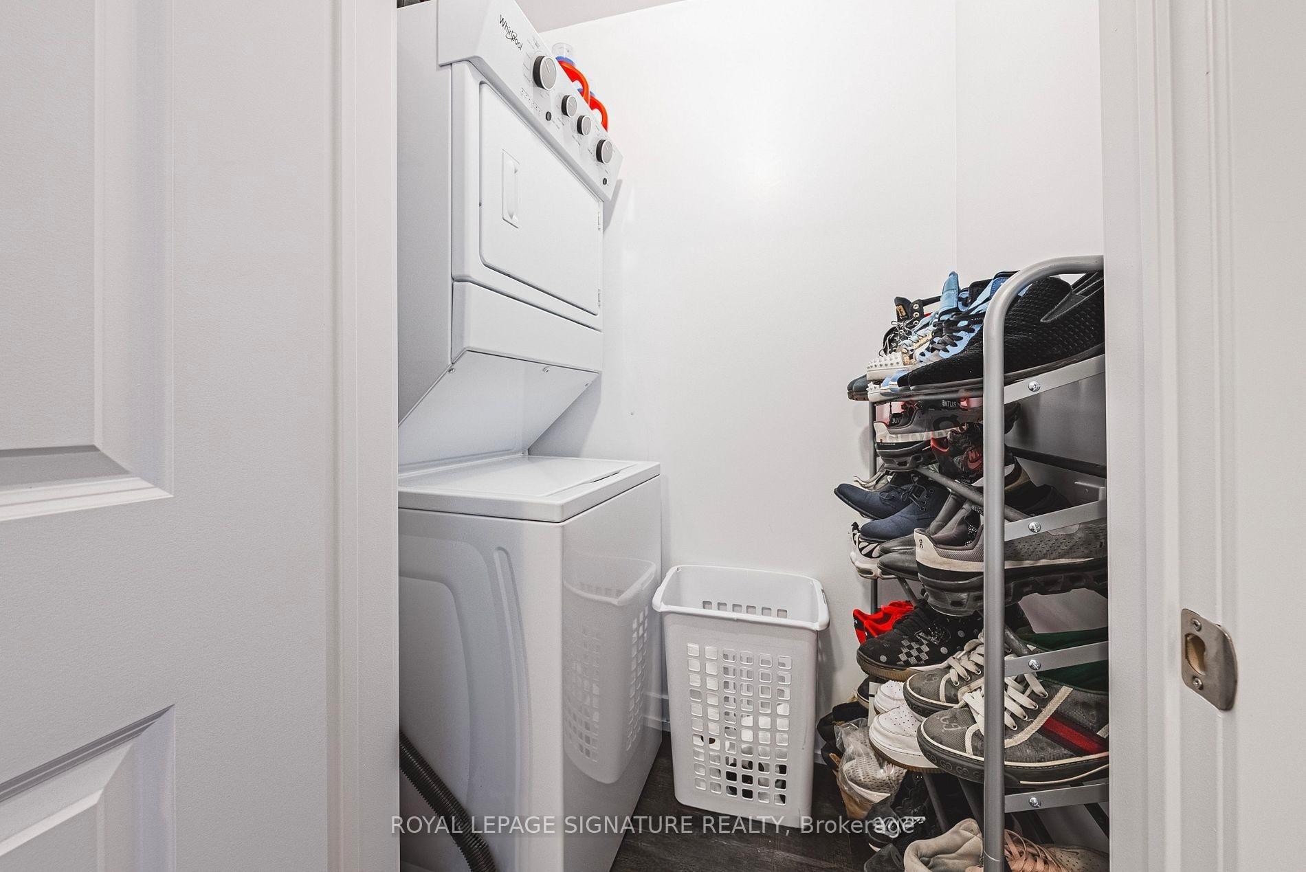 102-470 Dundas Street E, Hamilton, ON - Indoor Photo Showing Laundry Room