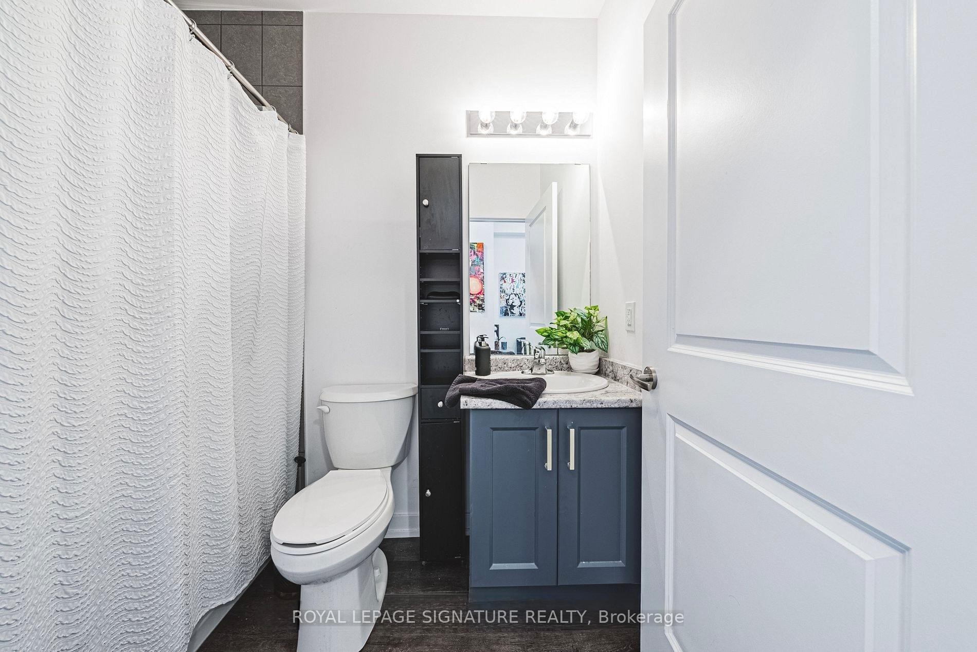 102-470 Dundas Street E, Hamilton, ON - Indoor Photo Showing Bathroom