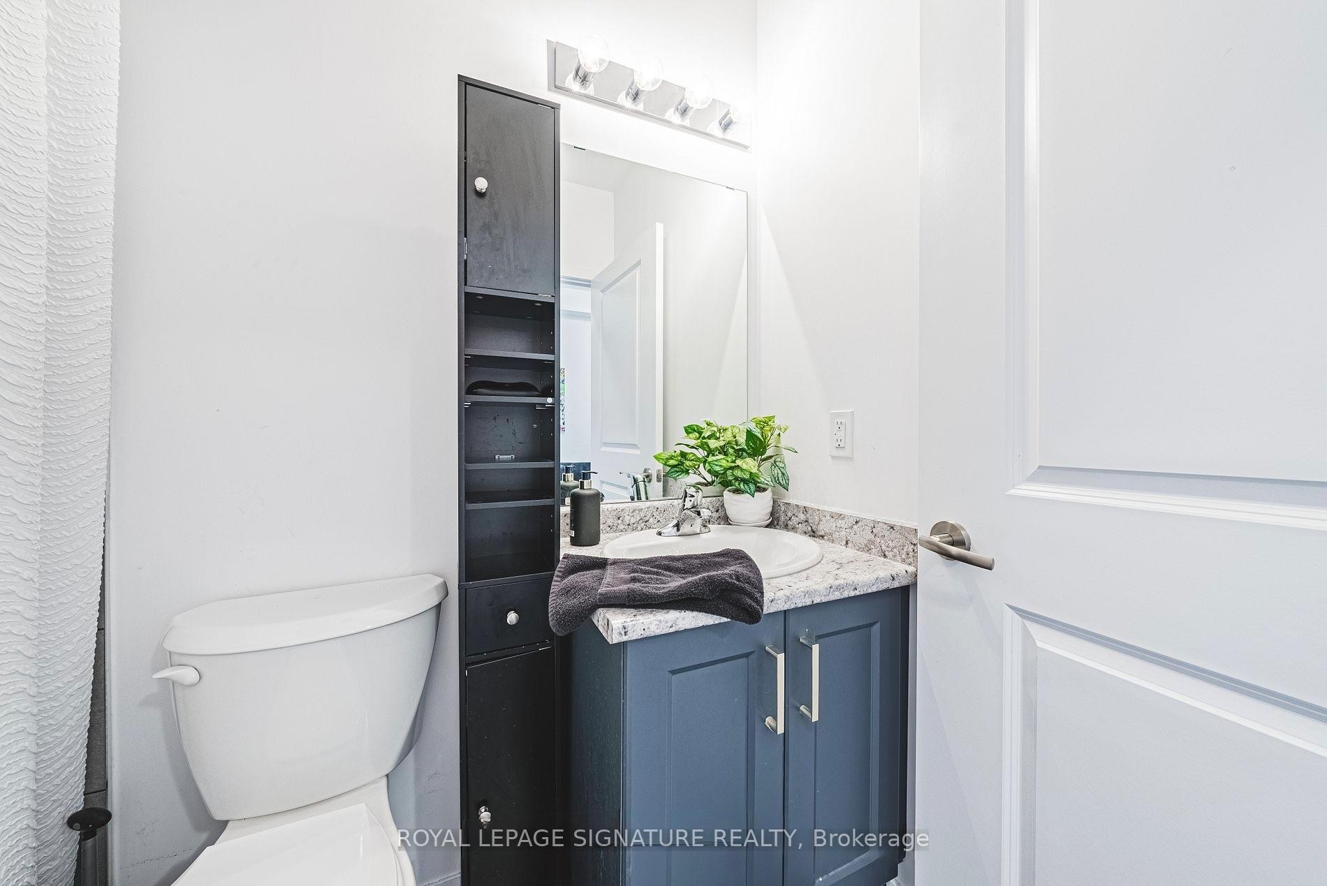 102-470 Dundas Street E, Hamilton, ON - Indoor Photo Showing Bathroom