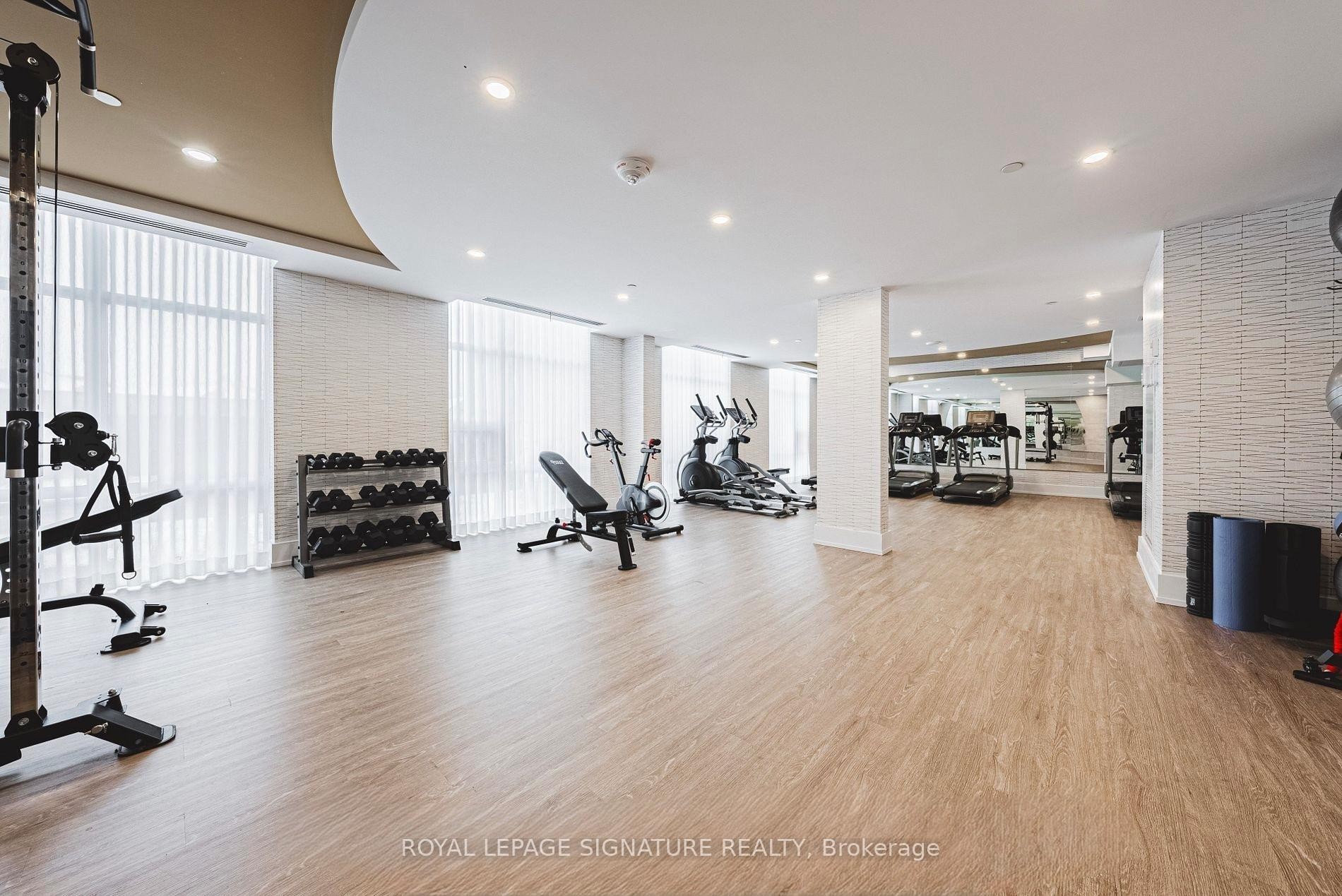 102-470 Dundas Street E, Hamilton, ON - Indoor Photo Showing Gym Room