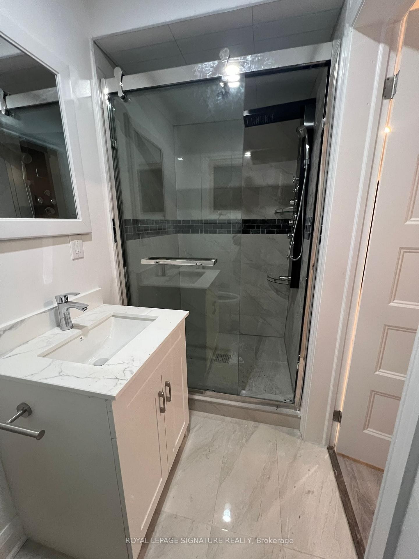 Main Level-58 Satchell Boulevard, Toronto, ON - Indoor