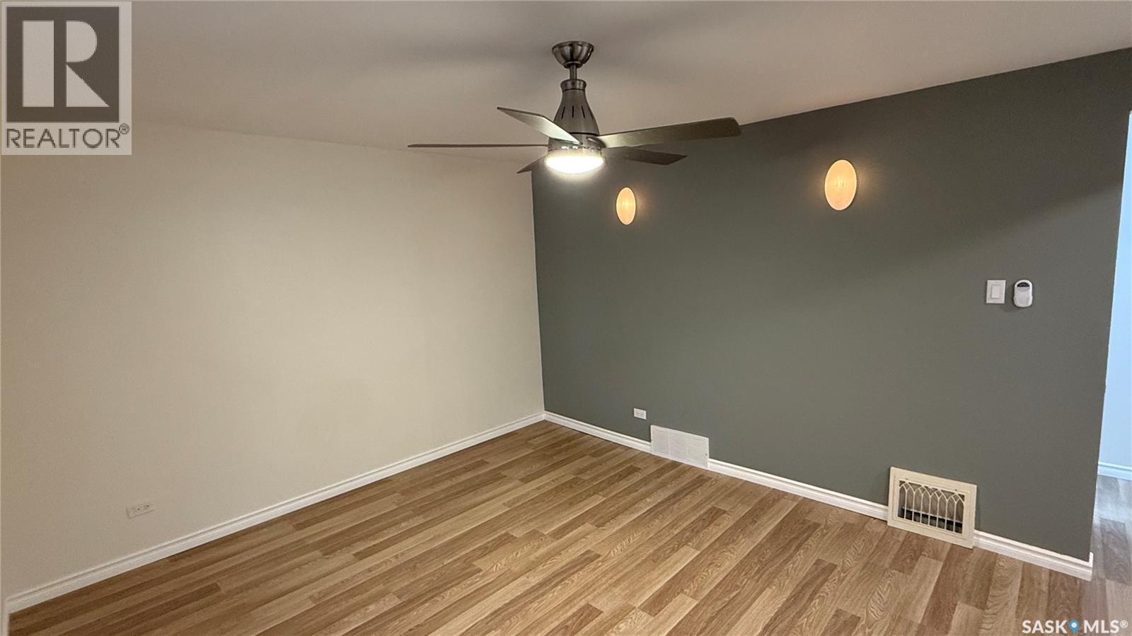 4124 4Th Avenue, Regina, SK - Indoor Photo Showing Other Room