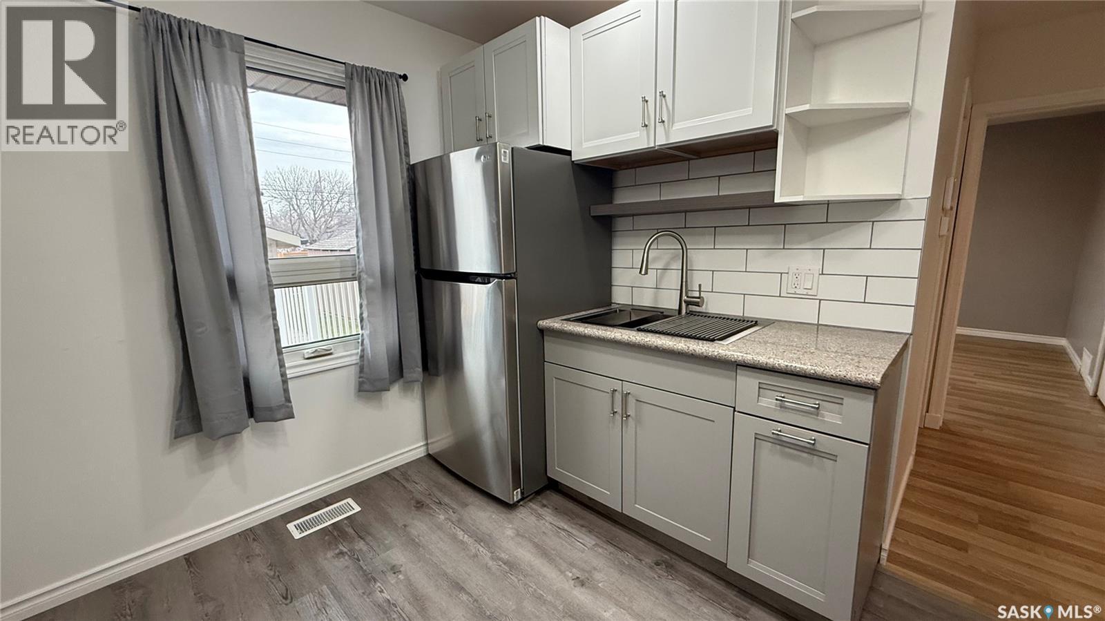 4124 4Th Avenue, Regina, SK - Indoor Photo Showing Kitchen