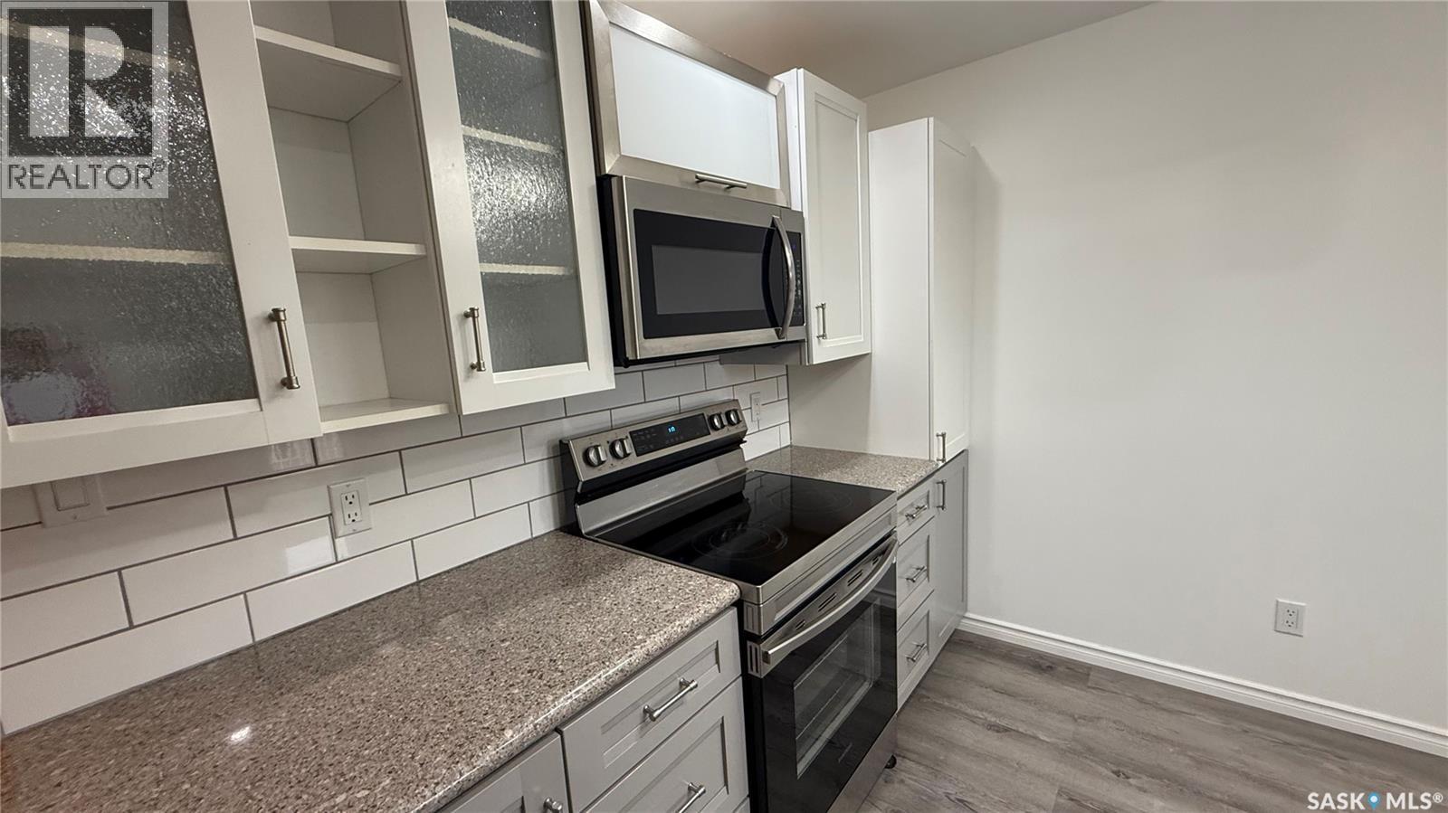 4124 4Th Avenue, Regina, SK - Indoor Photo Showing Kitchen