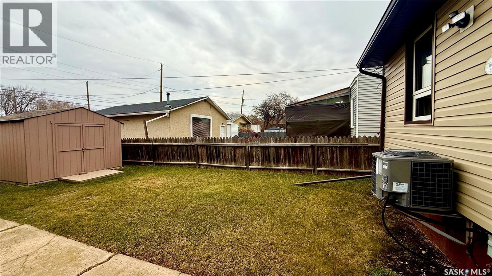 4124 4Th Avenue, Regina, SK - Outdoor With Exterior