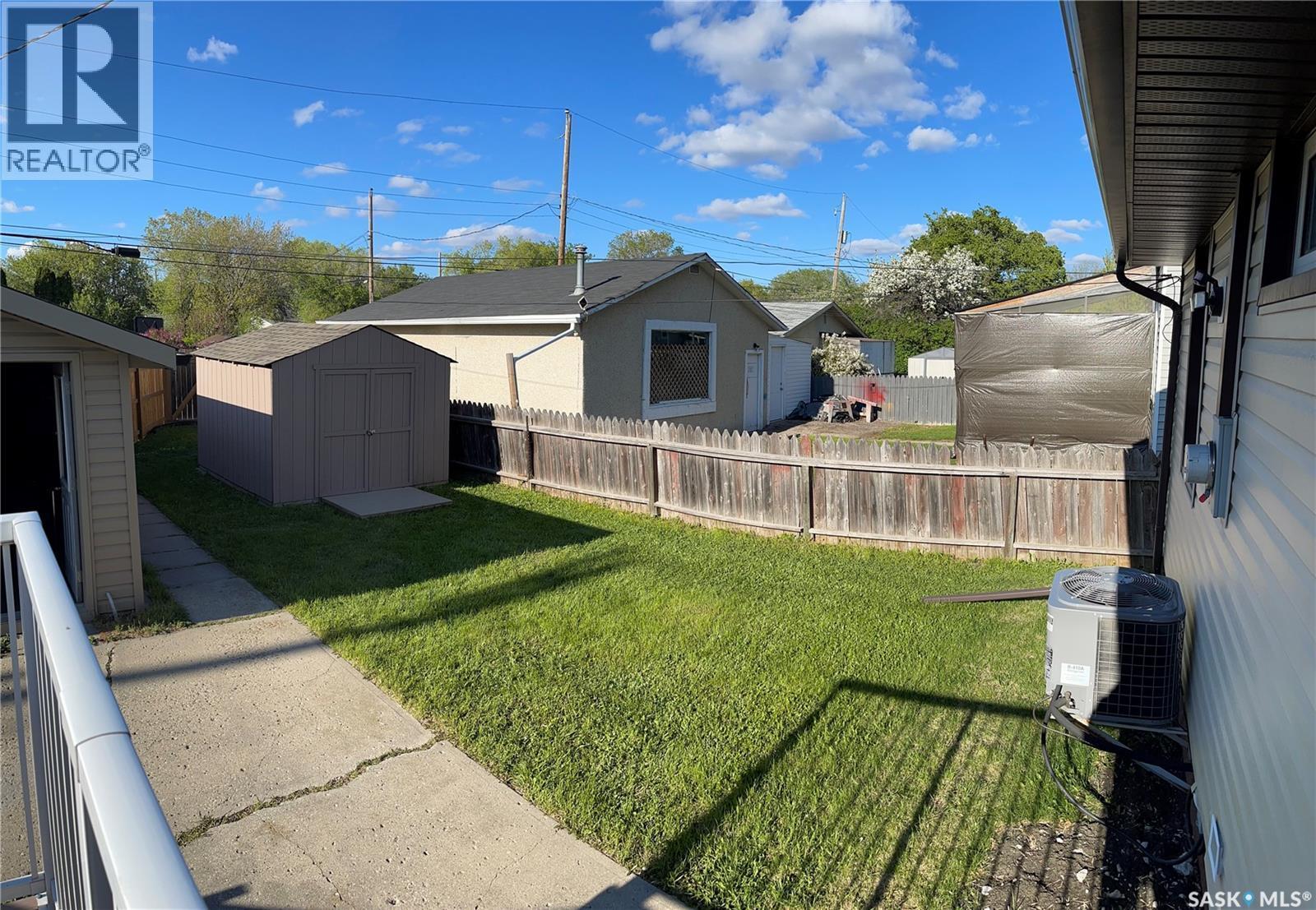 4124 4Th Avenue, Regina, SK - Outdoor