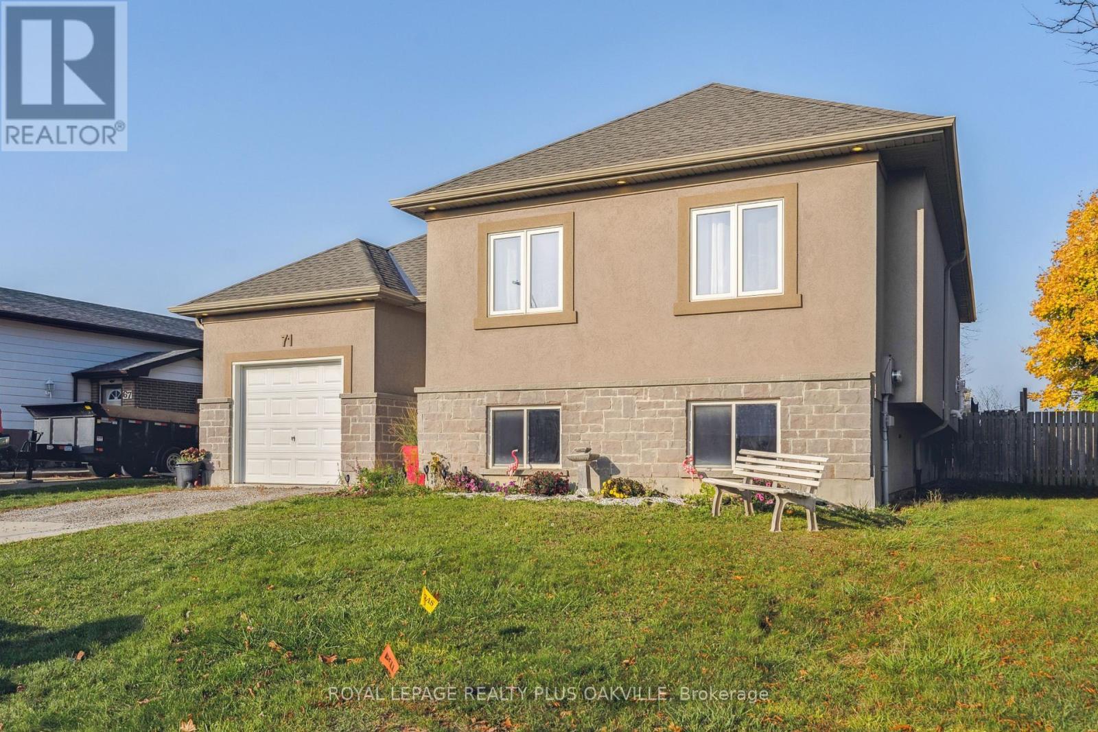 71 Locheed Drive, Hamilton, ON - Outdoor