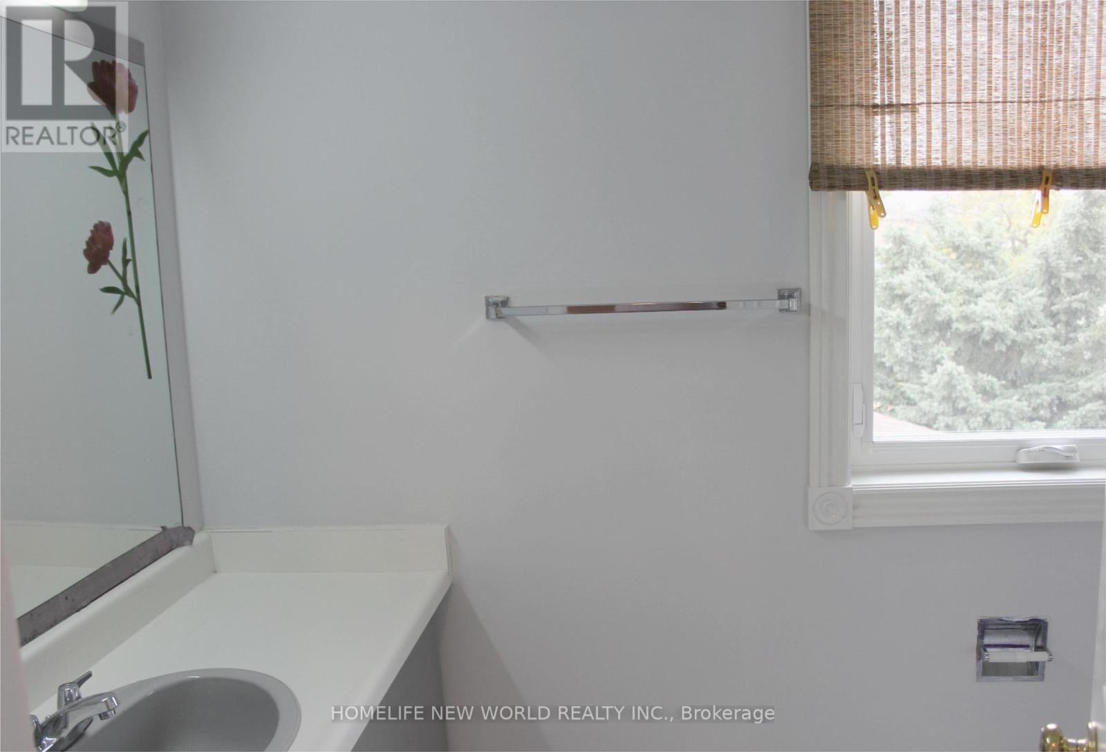 328 Port Royal Trail, Toronto, ON - Indoor Photo Showing Bathroom