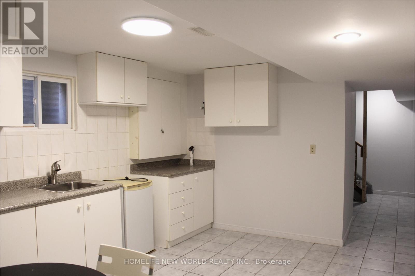 328 Port Royal Trail, Toronto, ON - Indoor Photo Showing Kitchen