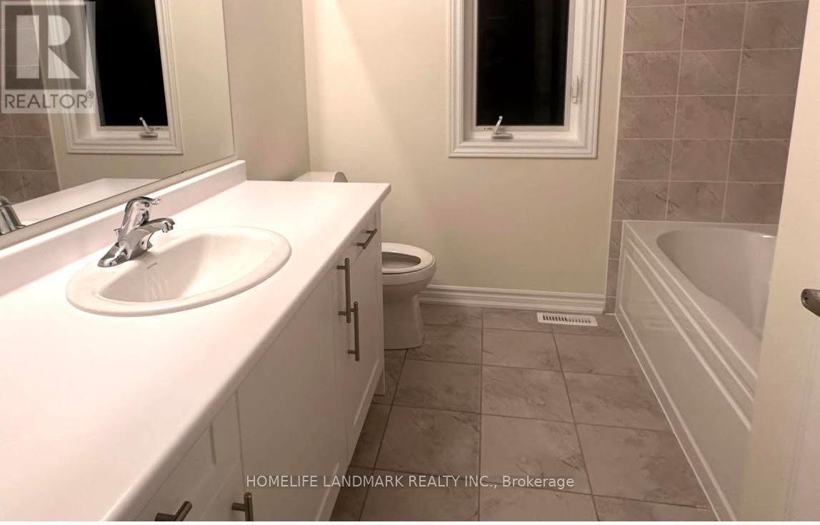 Upper - 1131 Plymouth Drive, Oshawa, ON - Indoor Photo Showing Bathroom