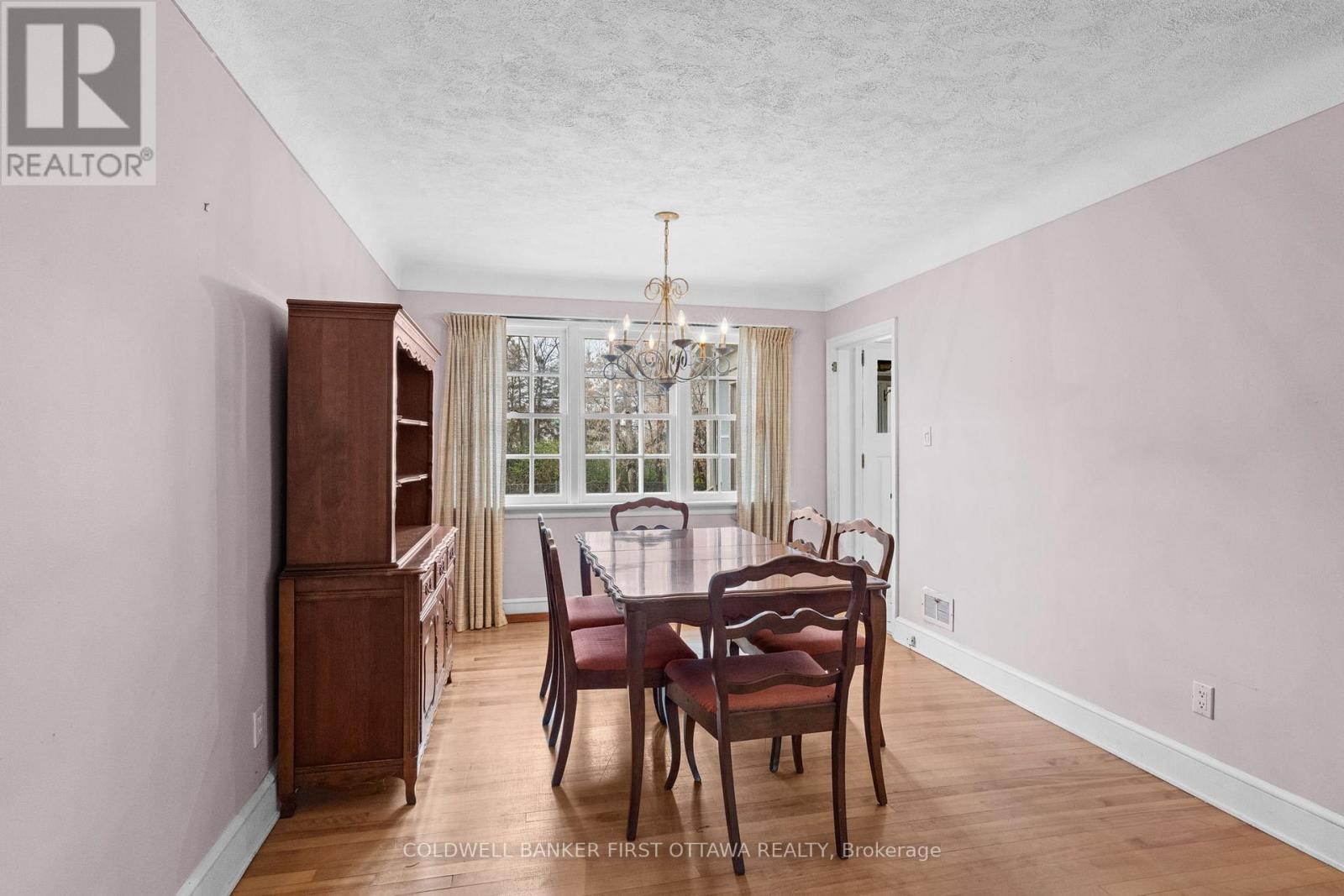 1914 Norwood Avenue, Ottawa, ON - Indoor Photo Showing Dining Room