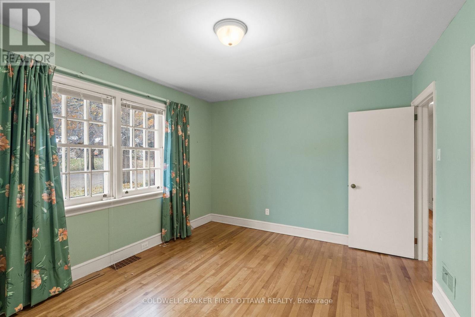 1914 Norwood Avenue, Ottawa, ON - Indoor Photo Showing Other Room