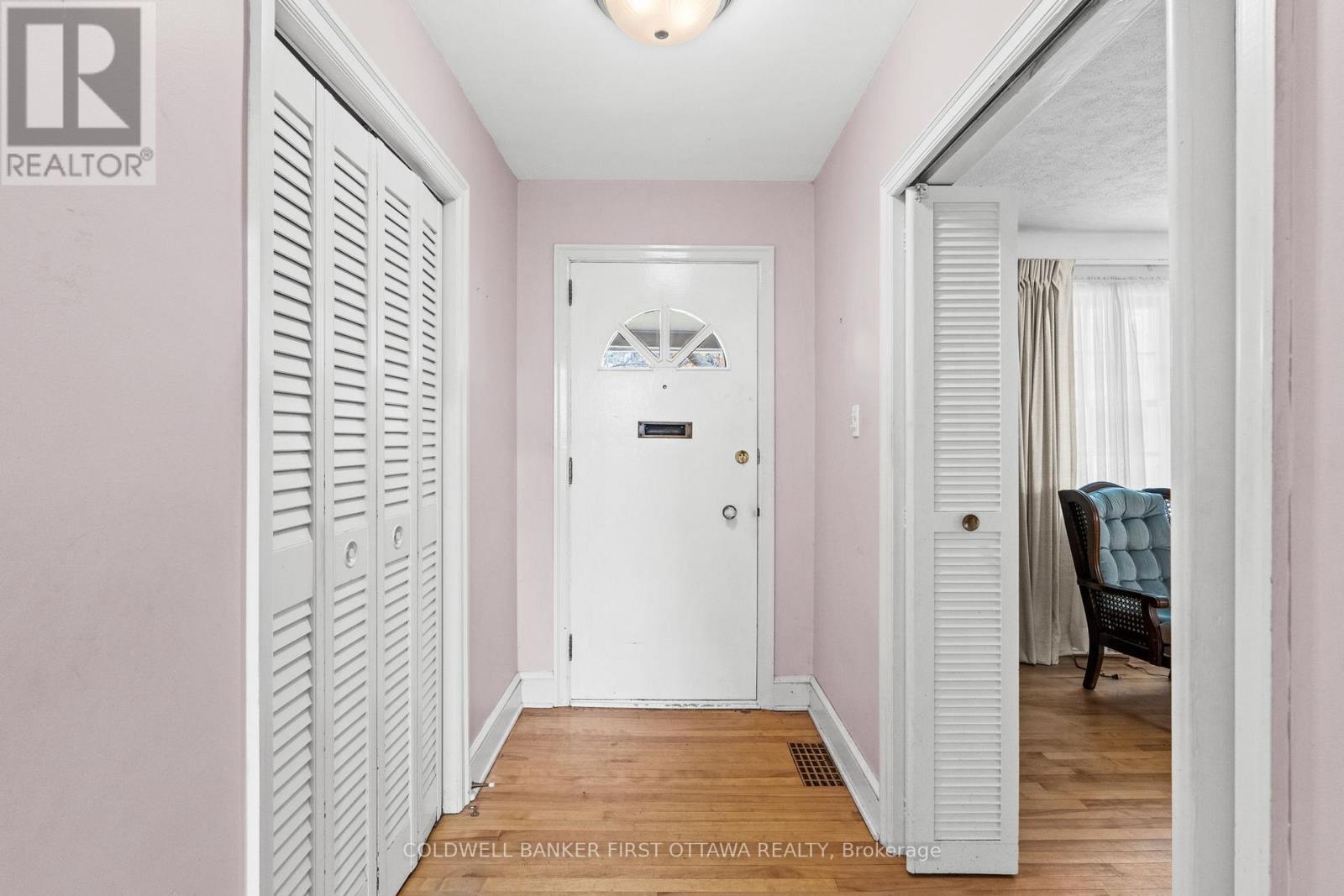1914 Norwood Avenue, Ottawa, ON - Indoor Photo Showing Other Room