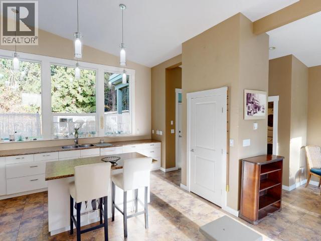 3004 Pebble Beach Road, Powell River, BC - Indoor