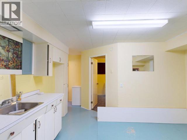 3004 Pebble Beach Road, Powell River, BC - Indoor Photo Showing Kitchen