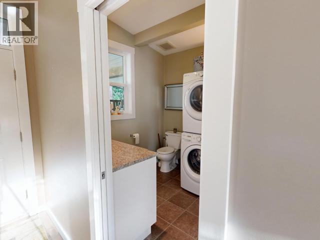 3004 Pebble Beach Road, Powell River, BC - Indoor Photo Showing Laundry Room