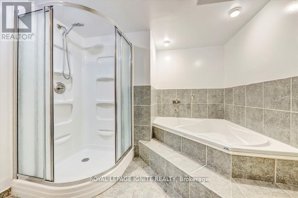 Bsmt - 36 Hillside Drive, Brampton, ON - Indoor Photo Showing Bathroom