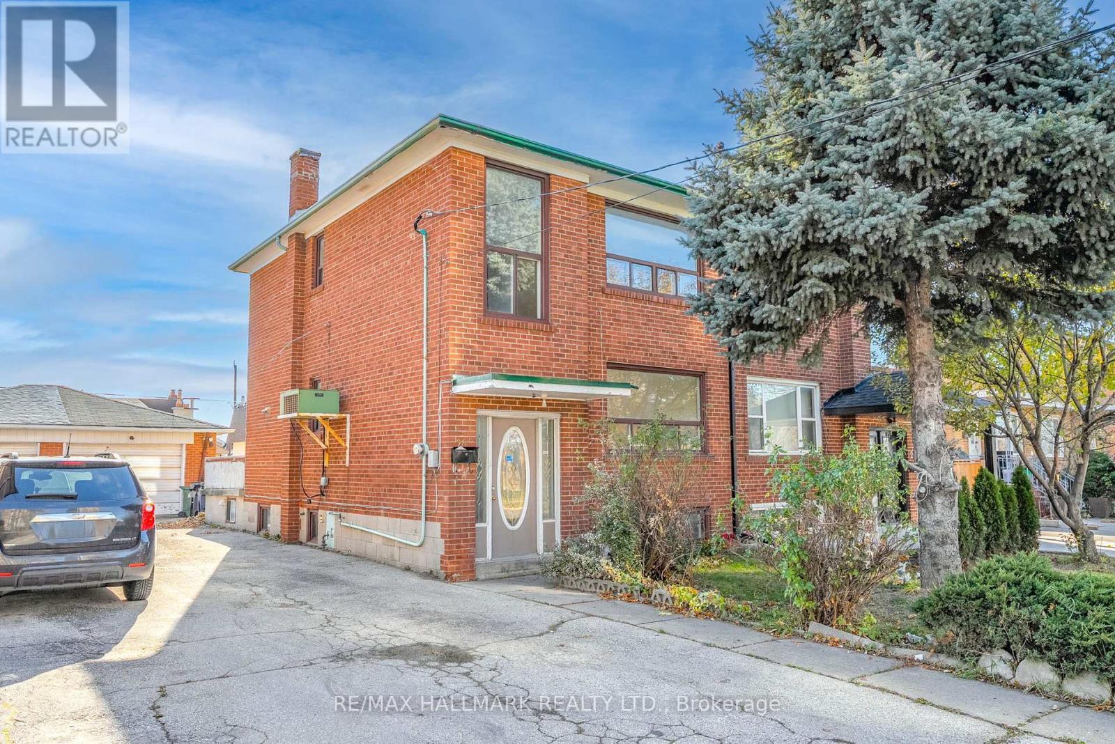 25 Falstaff Avenue, Toronto, ON - Outdoor