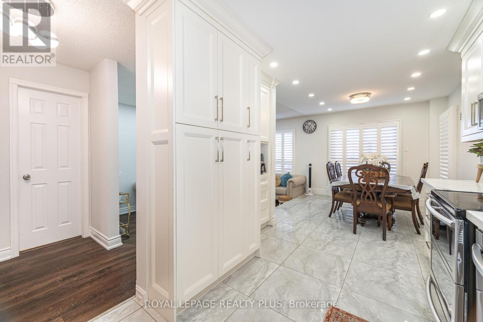 4635 Regents Terrace, Mississauga, ON - Indoor