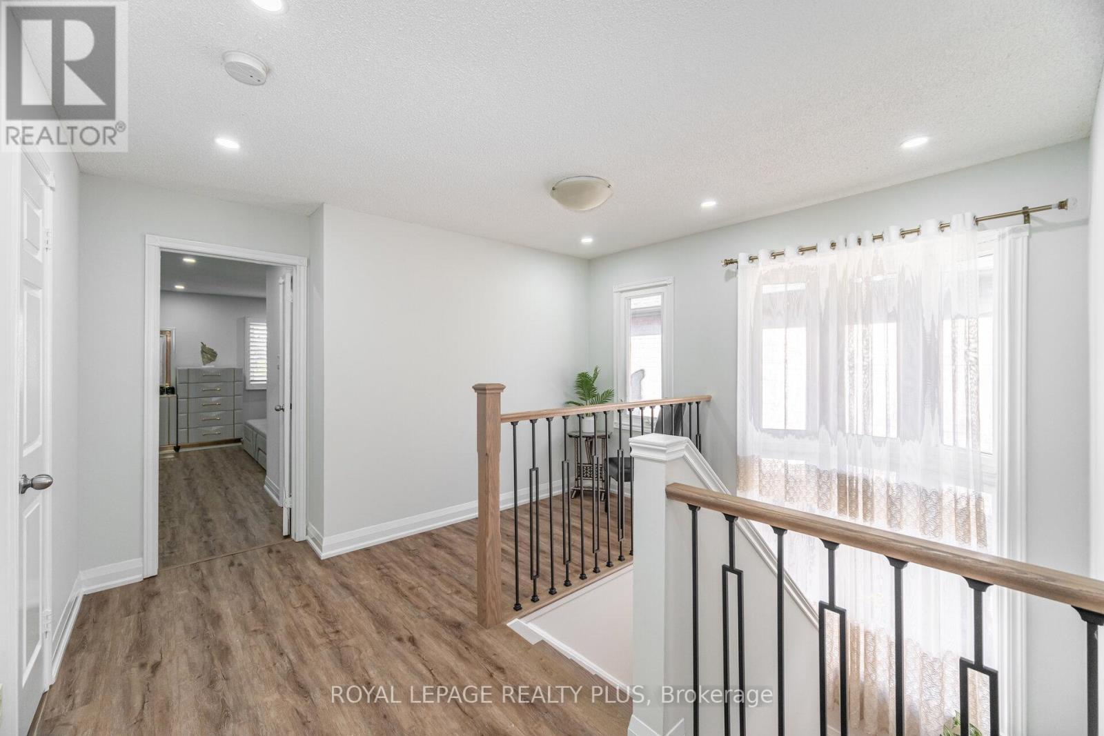 4635 Regents Terrace, Mississauga, ON - Indoor Photo Showing Other Room