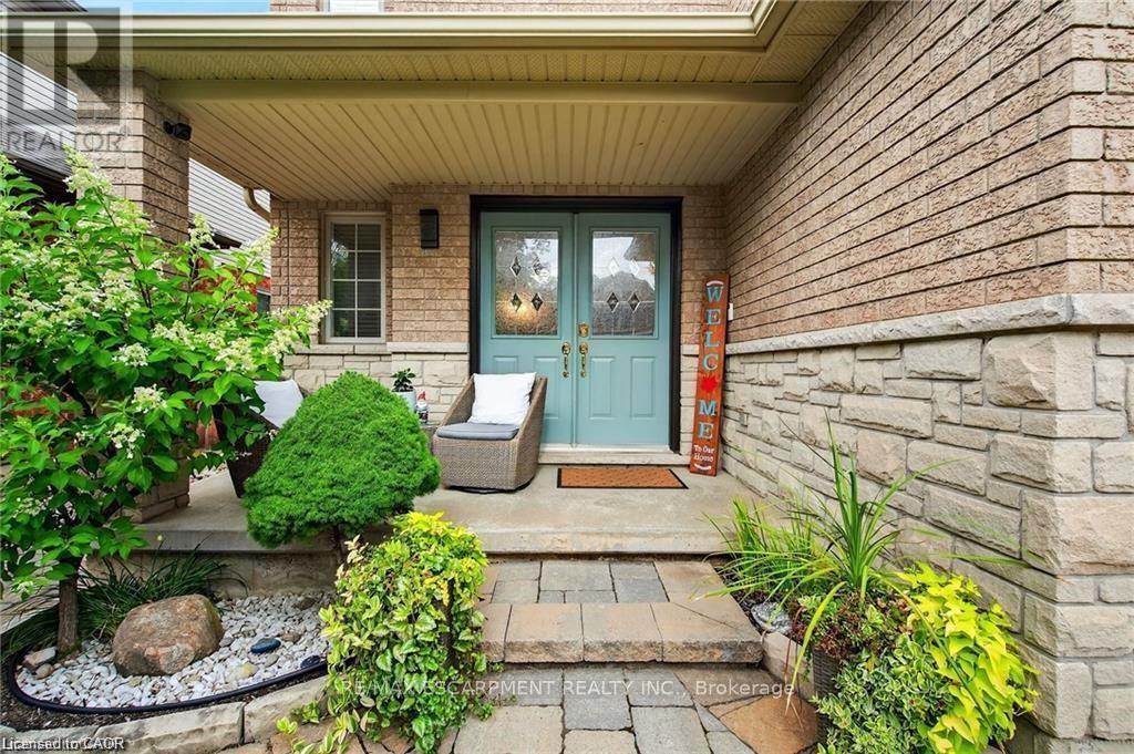 Entrance to home - 39 Wilbur Drive, Hamilton, ON - Outdoor