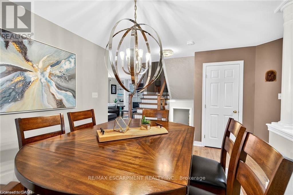 Separate dining room - 39 Wilbur Drive, Hamilton, ON - Indoor Photo Showing Dining Room