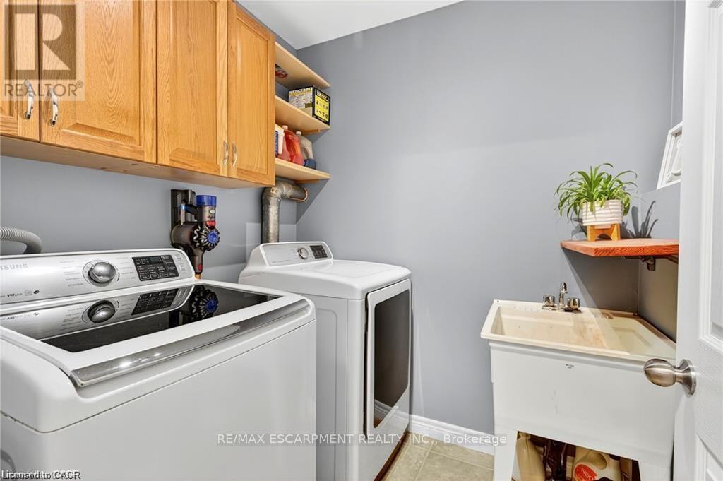 Main Floor Laundry - 39 Wilbur Drive, Hamilton, ON - Indoor Photo Showing Laundry Room